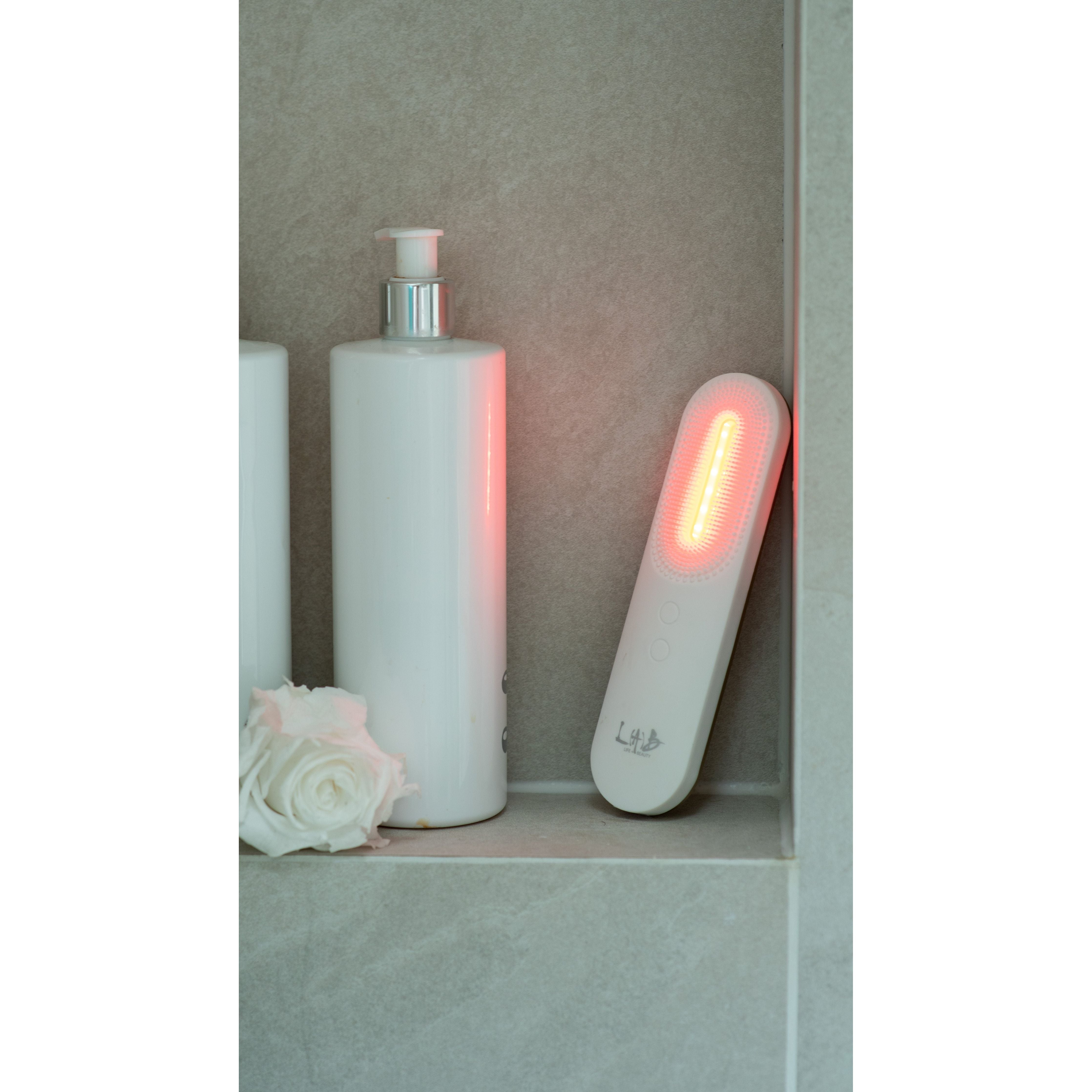 Photonic Cleansing Brush