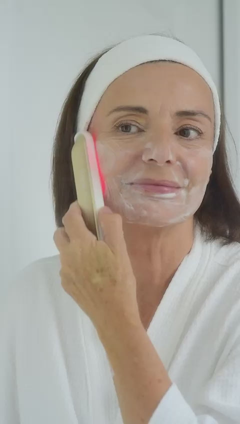 Photonic Cleansing Brush