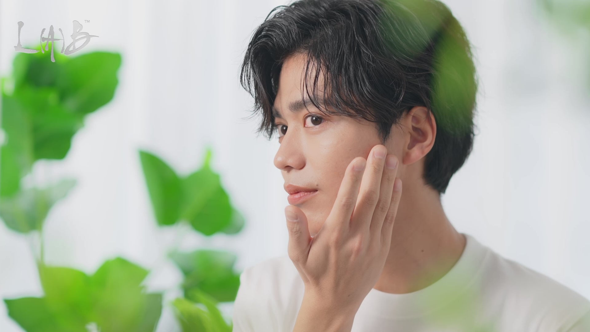 PROSHAVE AND DUAL DRYING & SANITISING CHARGING STAND