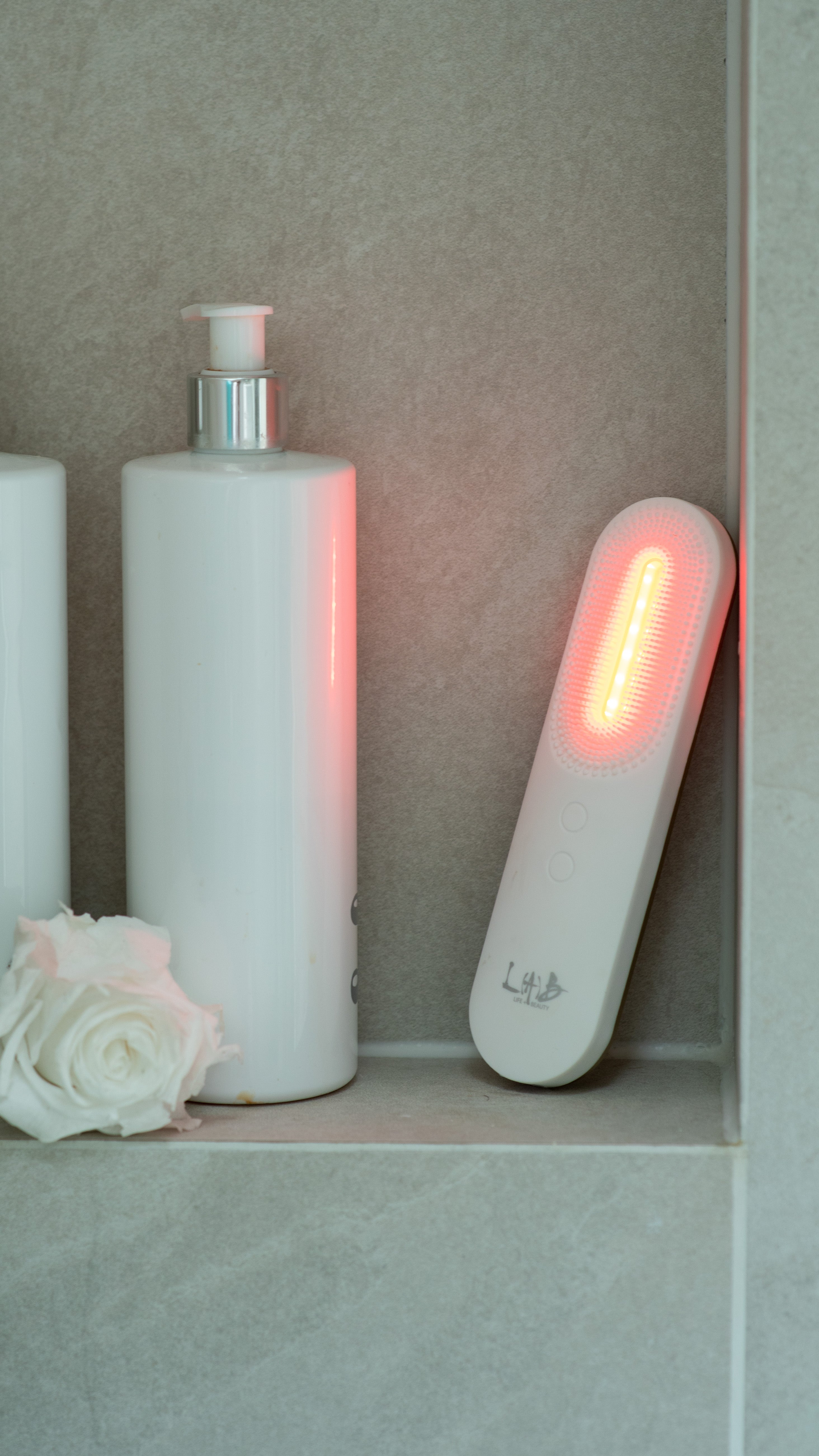 Photonic Cleansing Brush