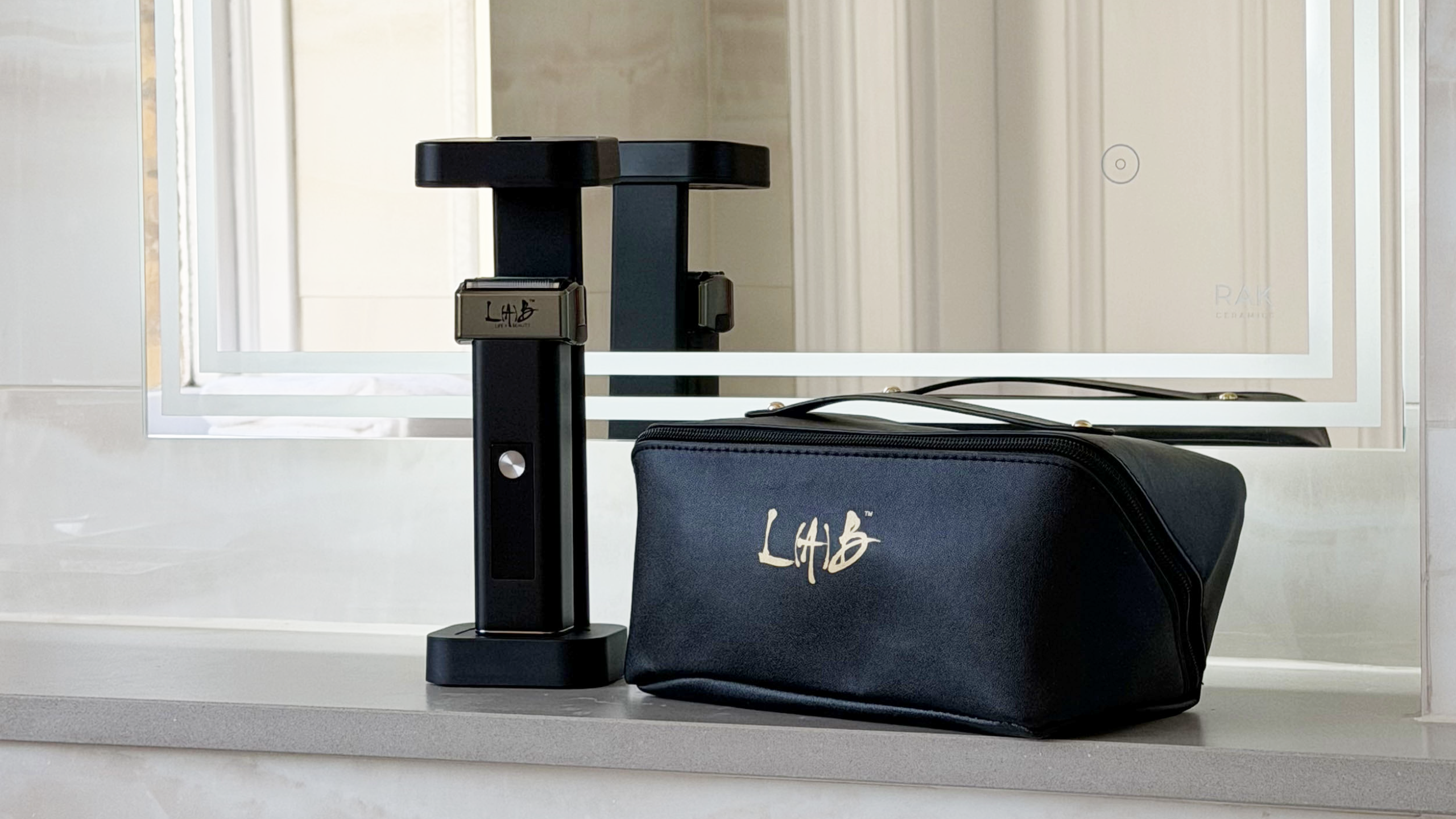 TOILETRY BAG